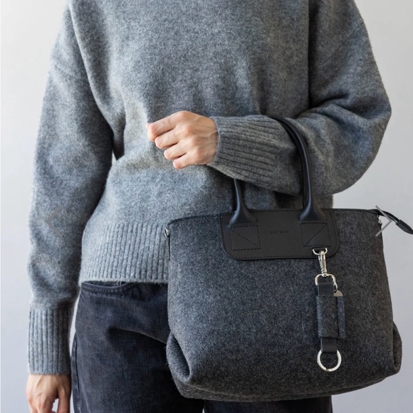 Graf Lantz Bedford Merino Wool Satchel with Detachable Cross Body Strap. - Picture 3 of 11